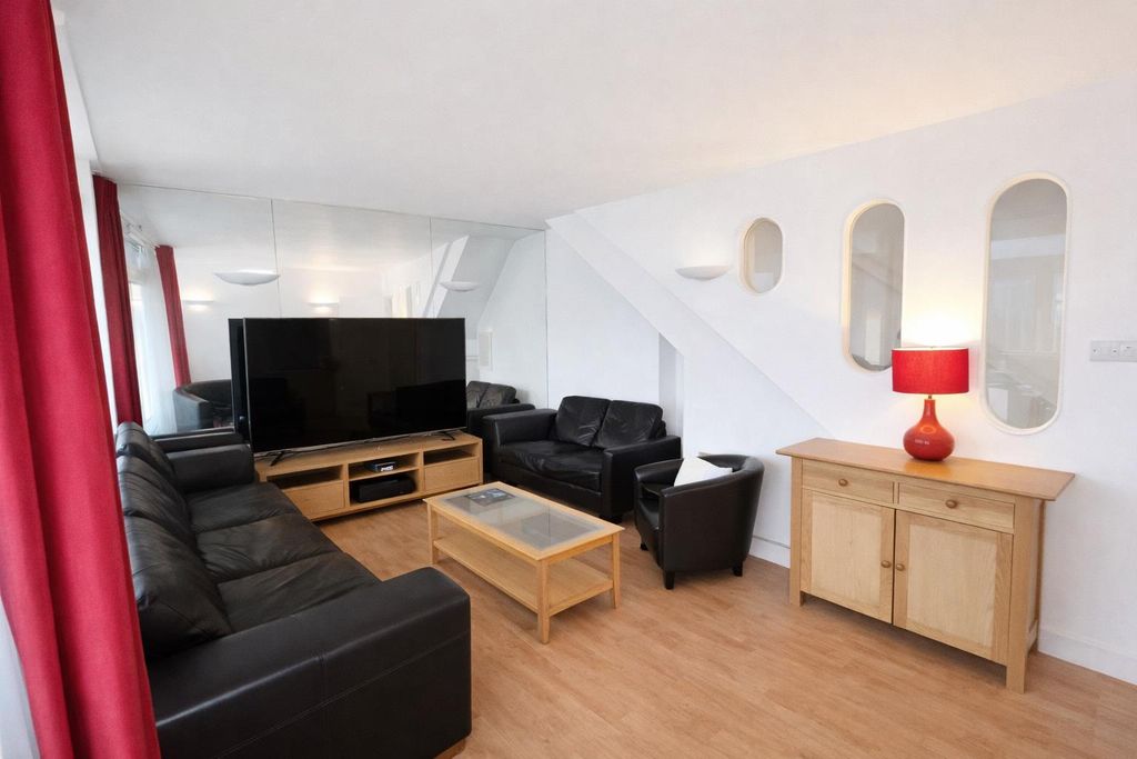 Property photo 2 of 11 Ace3F822-4Ef3-460B-9Afc-84148d6Fa9d5.Png