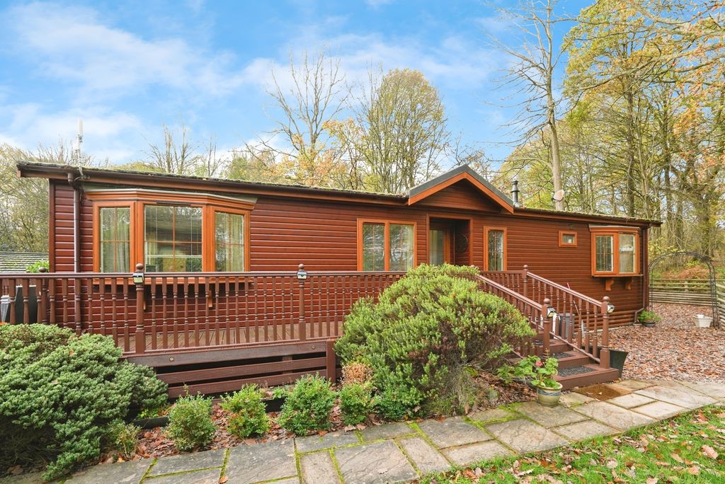 Property photo 1 of 18 Front