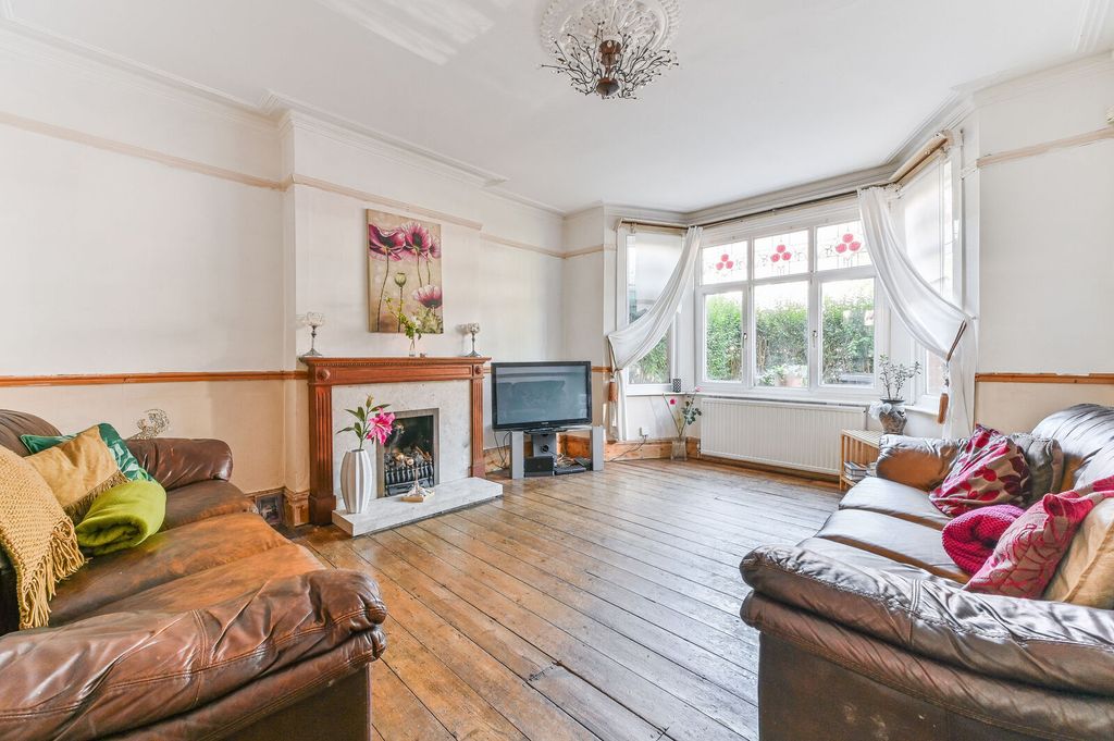 Property photo 2 of 14