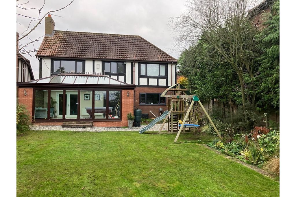 Property photo 3 of 32