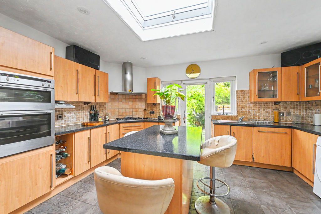 Property photo 3 of 16 Photo 13