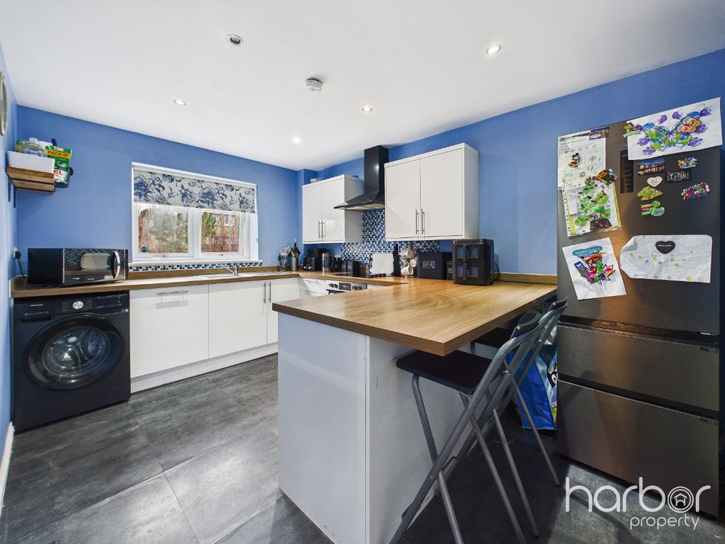 Property photo 3 of 12 4854066