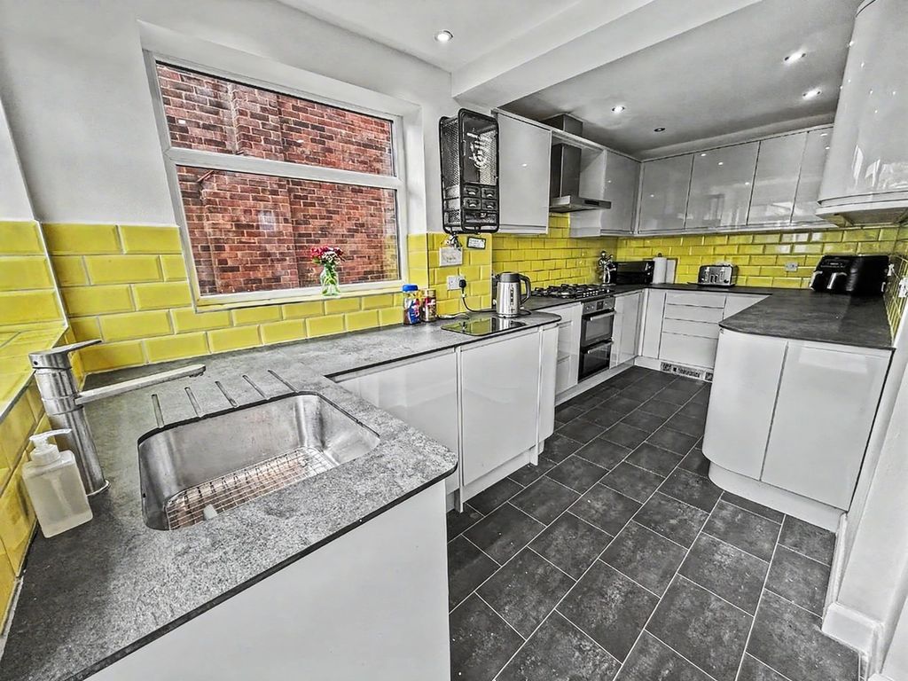 Property photo 2 of 39 5215614