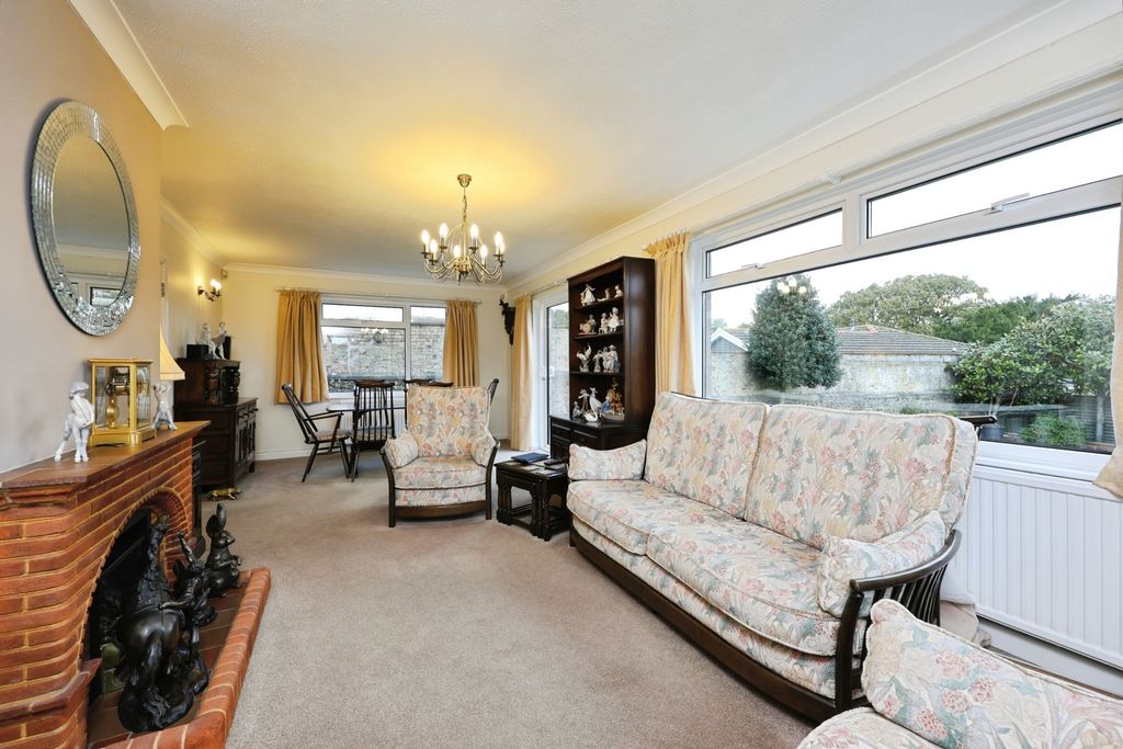 Property photo 3 of 18 Photo