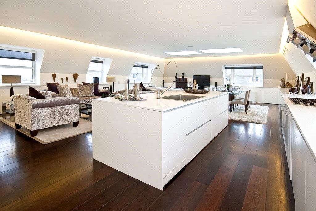 Property photo 3 of 10 Reception