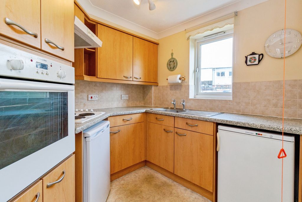 Property photo 3 of 13 Kitchen