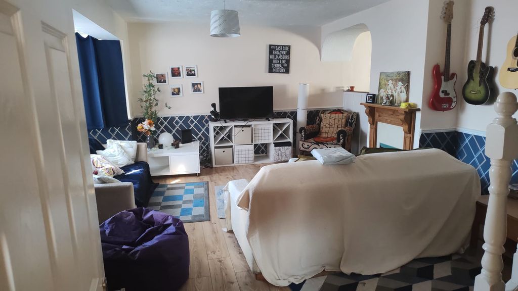Property photo 2 of 6