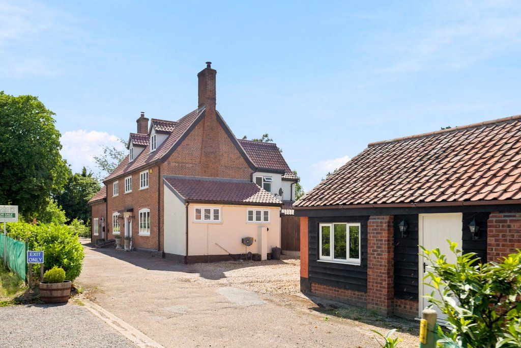 Property photo 2 of 38