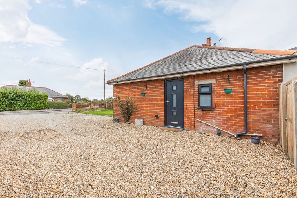 Property photo 2 of 25