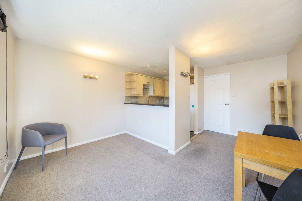 Property photo 3 of 5