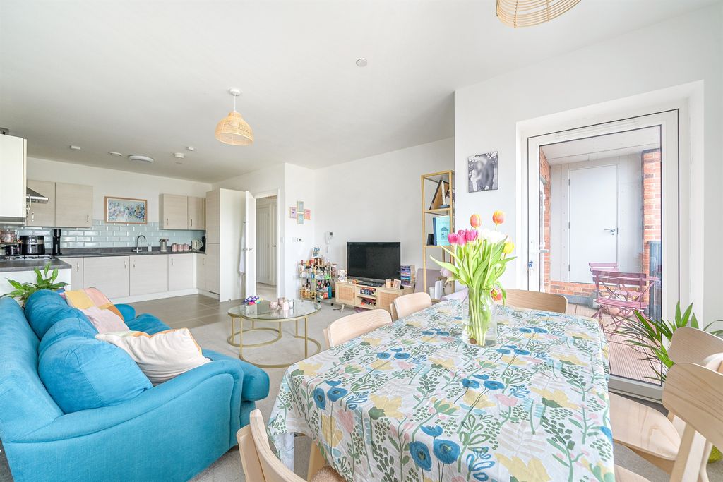 Property photo 2 of 12