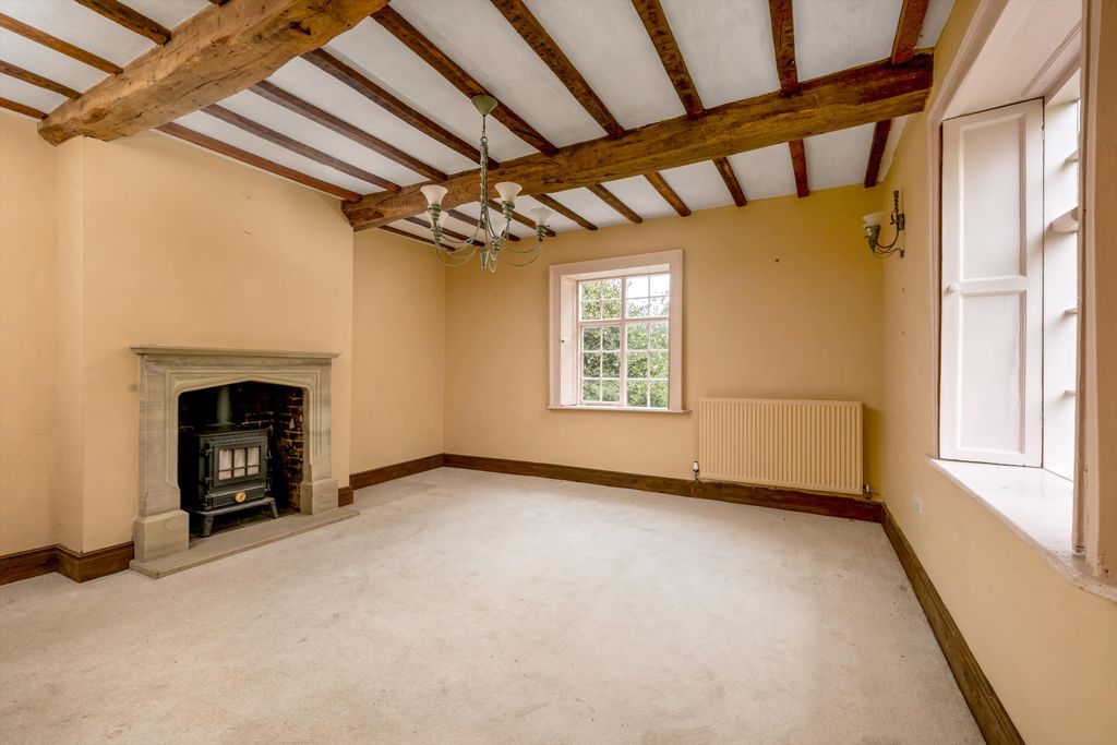 Property photo 3 of 27 Sitting Room