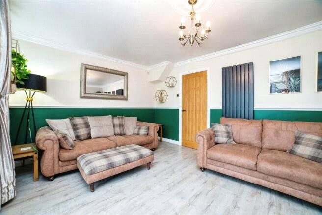 Property photo 3 of 12 Lounge