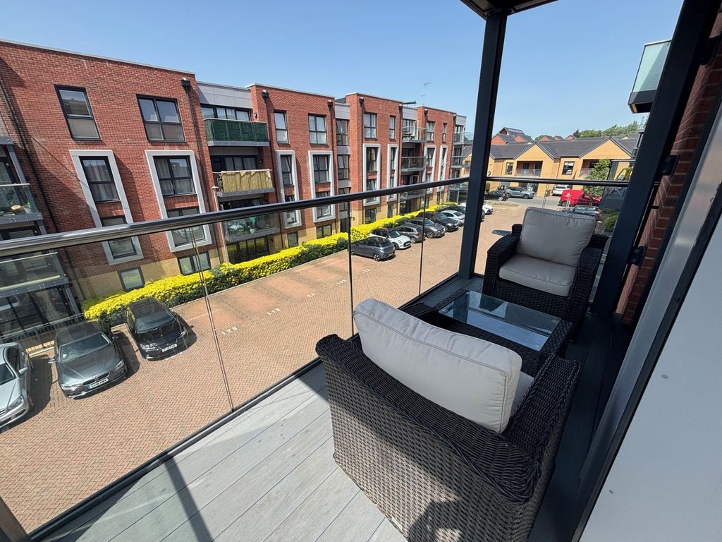 Additional image 6 of 2 bed flat for saleHolmesley Road, Borehamwood WD6