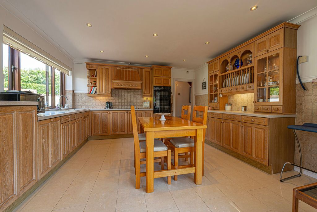Property photo 2 of 68
