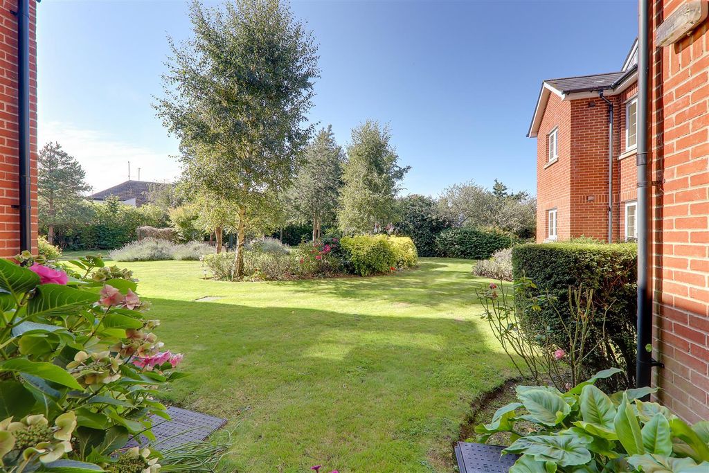 Property photo 2 of 14 16High G.Jpg