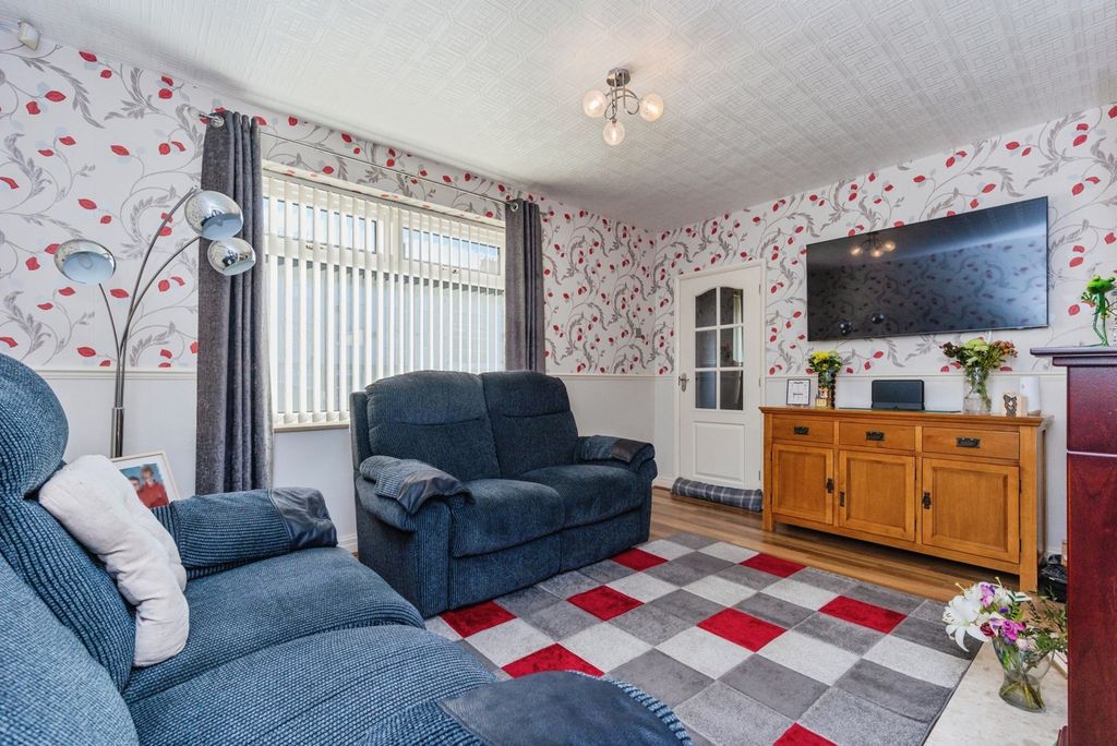 Property photo 3 of 18 Pbox-Img.Jpg