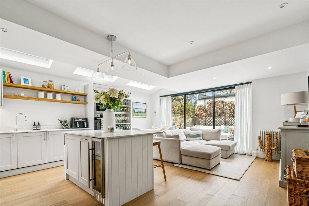 Property photo 1 of 12 Picture No. 05