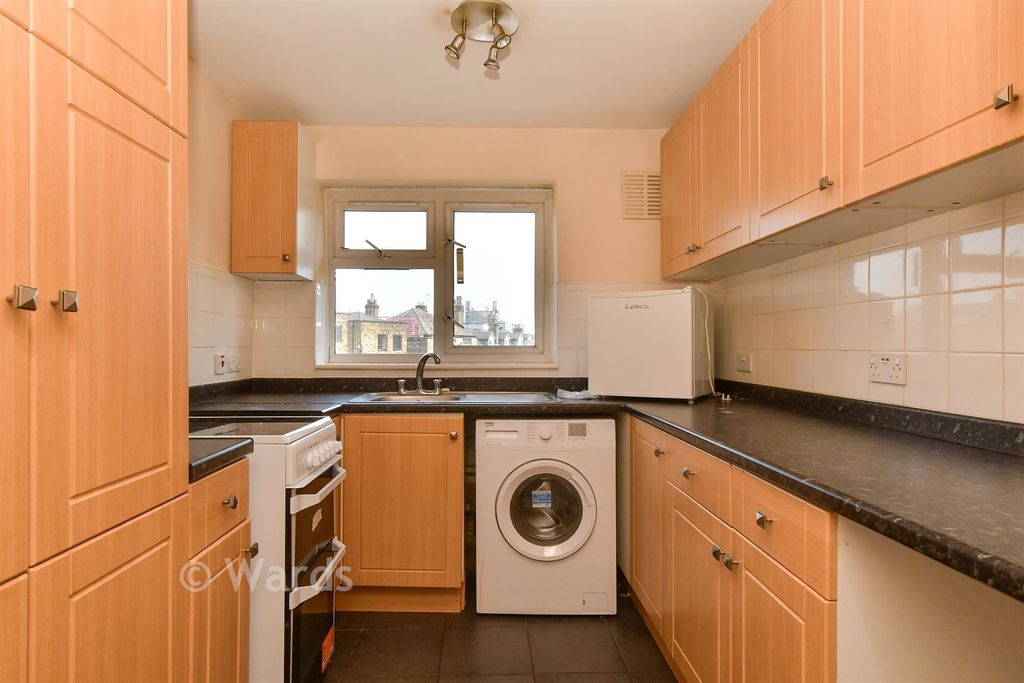 Property photo 1 of 8 Kitchen