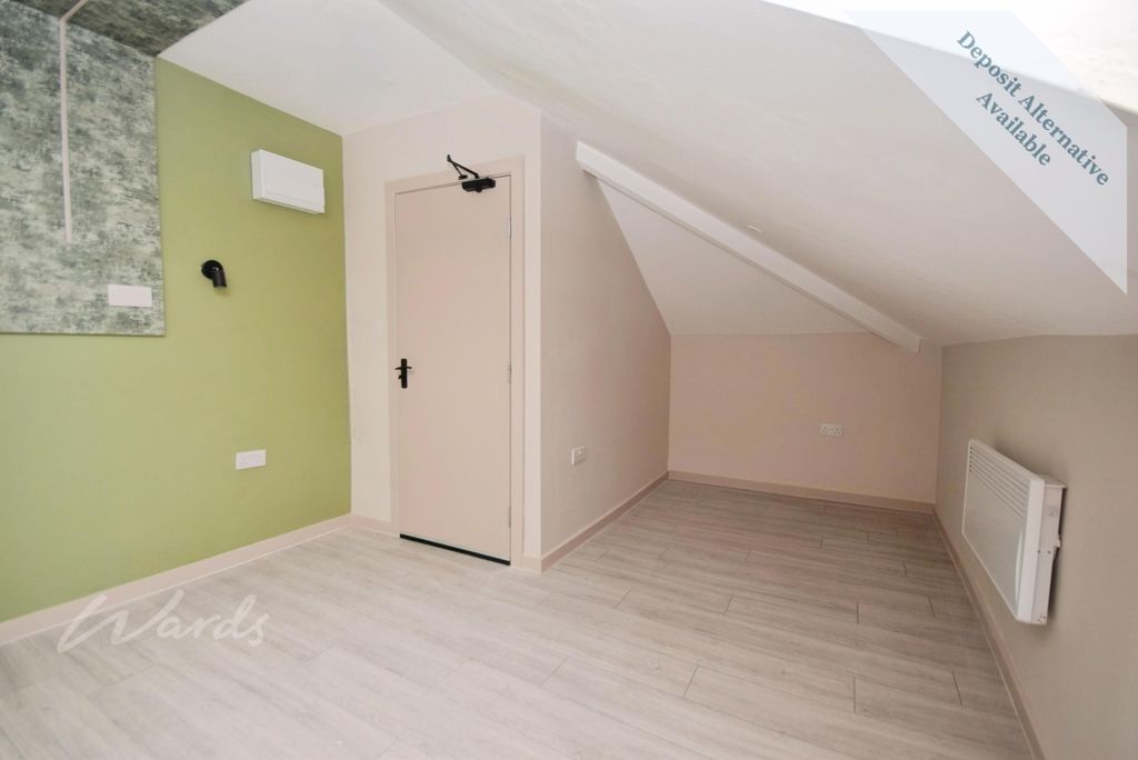 Property photo 3 of 10 Room