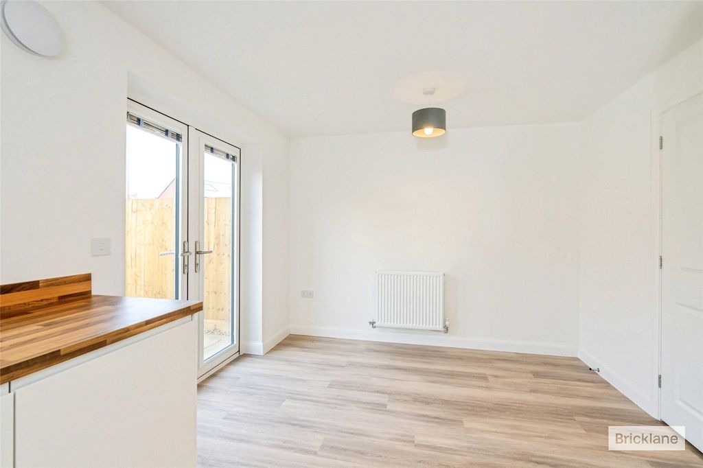 Property photo 3 of 14 Picture No. 10
