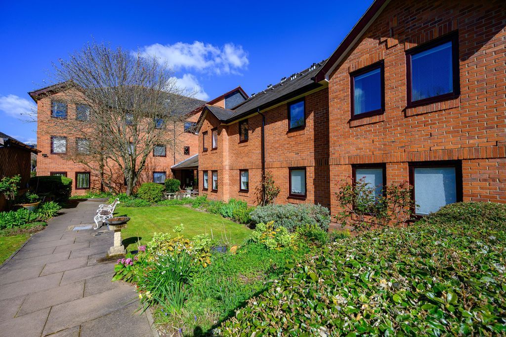 Property photo 1 of 16 Communal Gardens