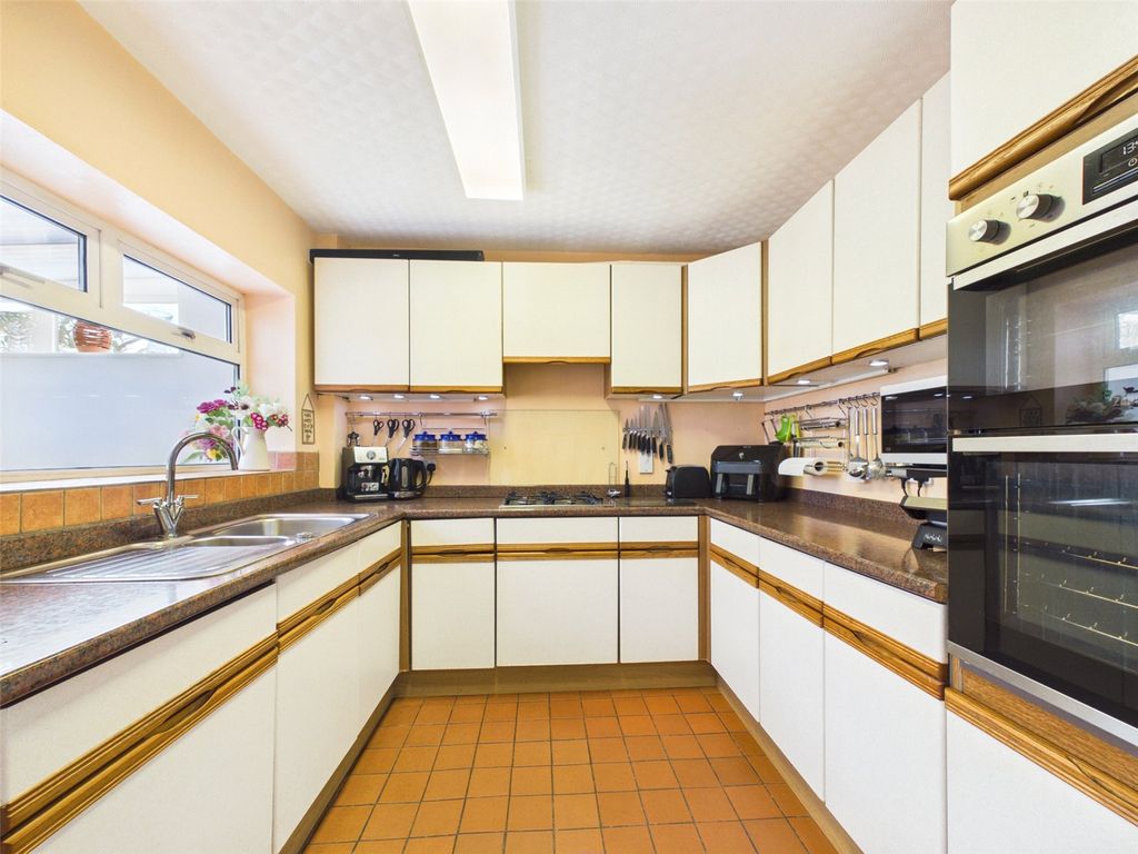 Property photo 2 of 33 Picture No. 22