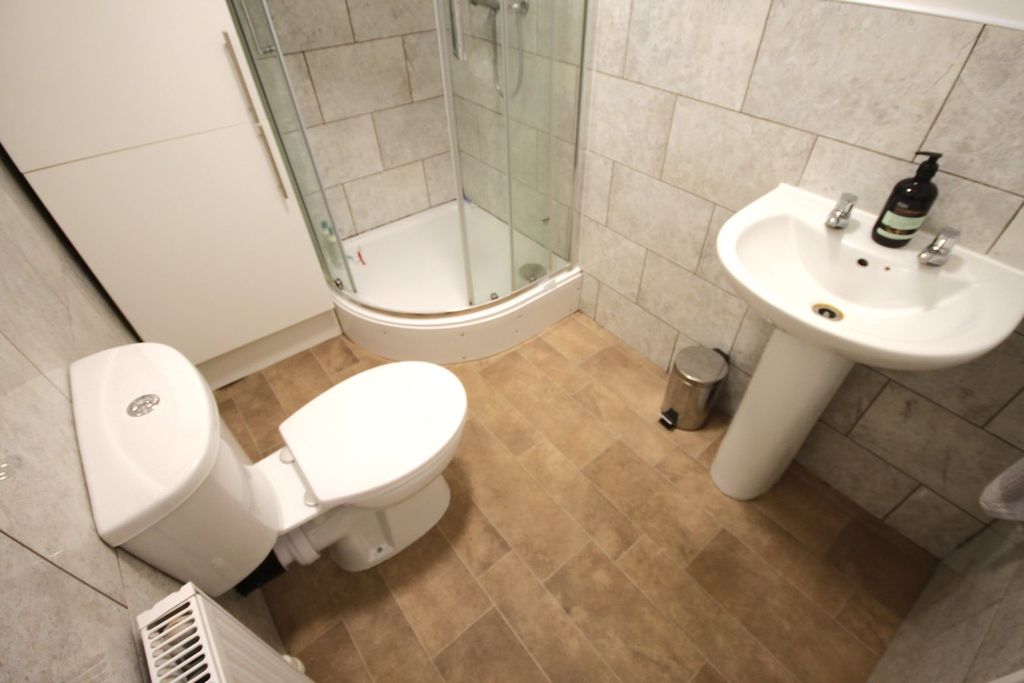 Property photo 3 of 3