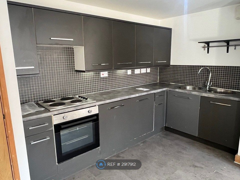 Property photo 2 of 9 Kitchen
