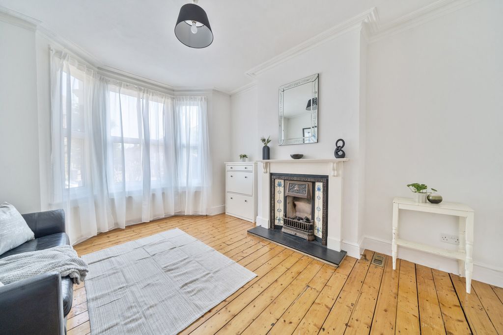 Property photo 3 of 19 1335947-4-689F308...