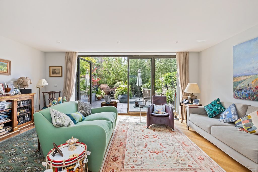 Property photo 2 of 20 4459982