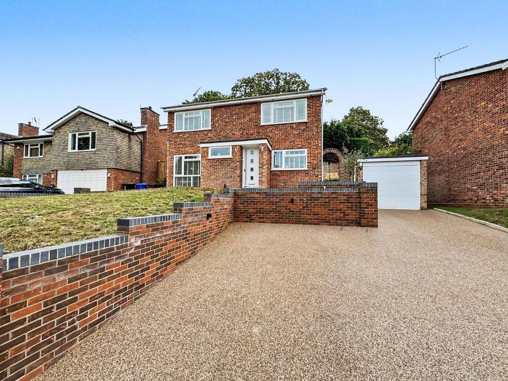 Property photo 1 of 31