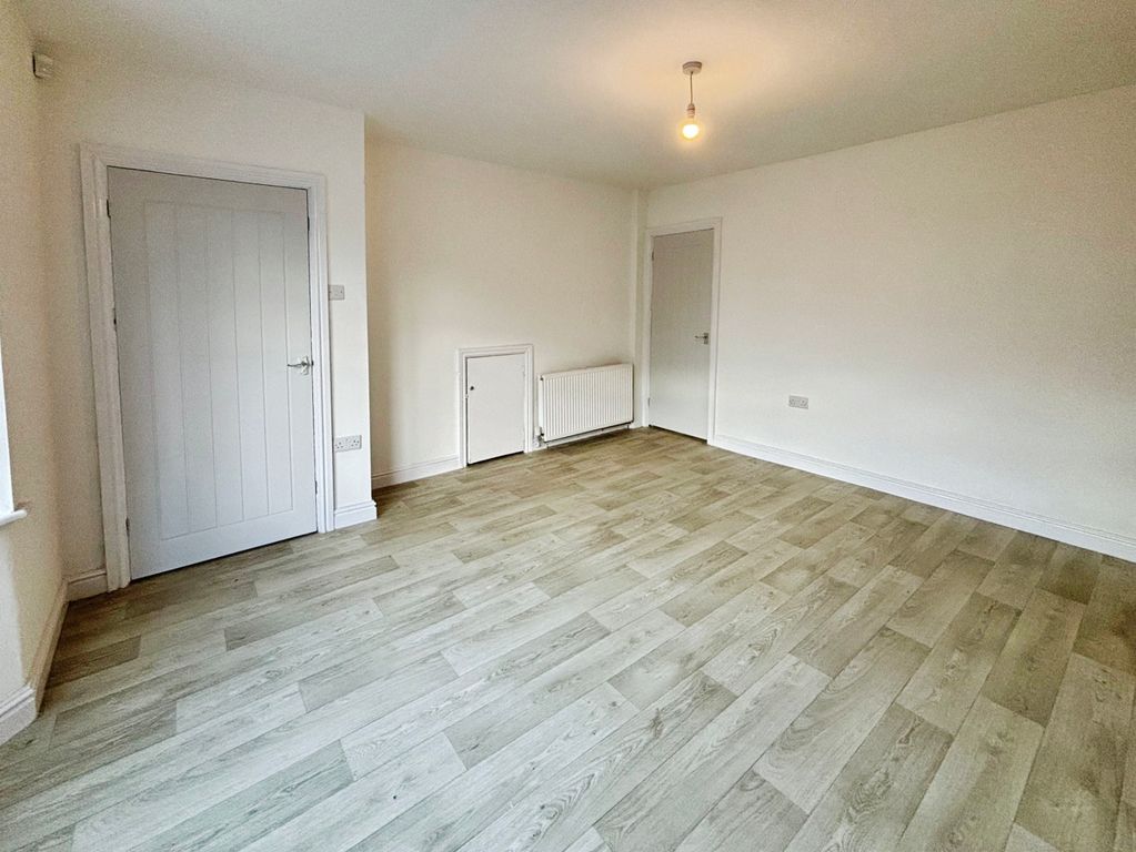 Property photo 2 of 18 3