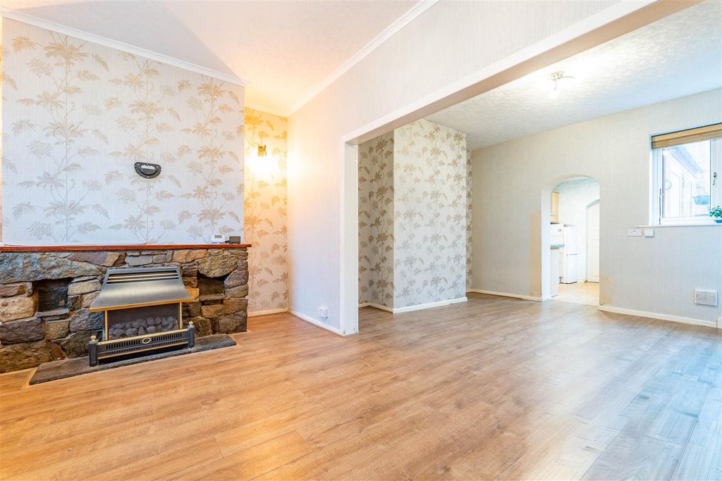 Property photo 2 of 14 Lounge/Dining Room