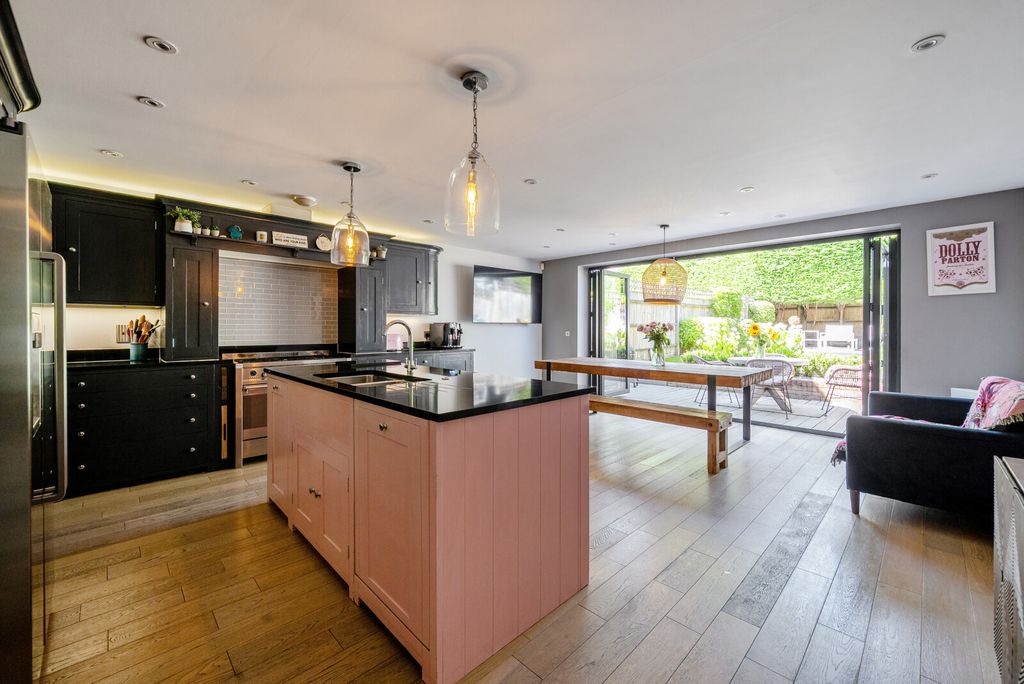 Property photo 2 of 35 1484424-26-6A3E9B...