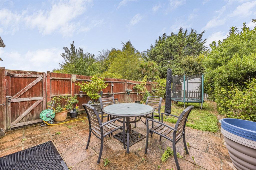 Property photo 2 of 18 29 Forsythia Close, Havant-Porticomarketing-Nexa-2