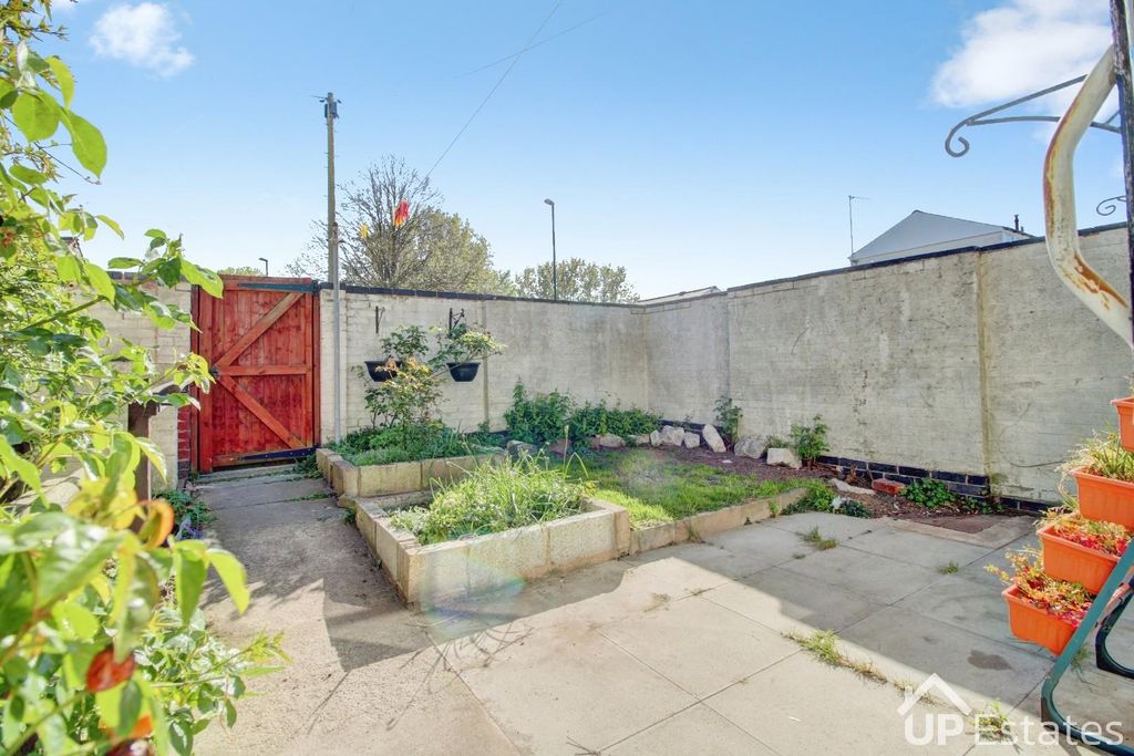 Property photo 3 of 19