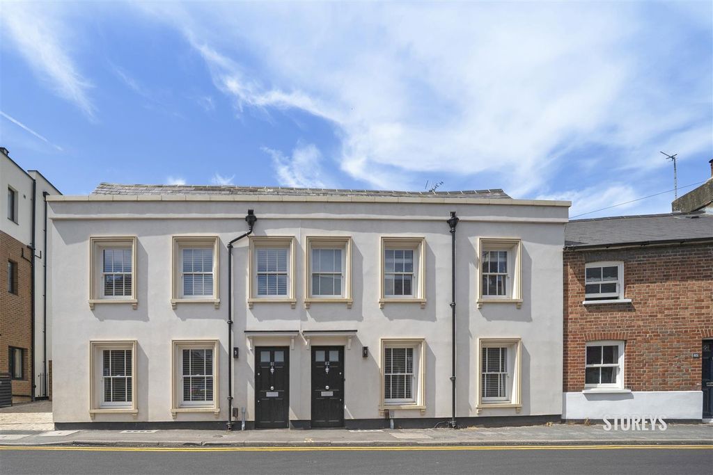 Property photo 2 of 43