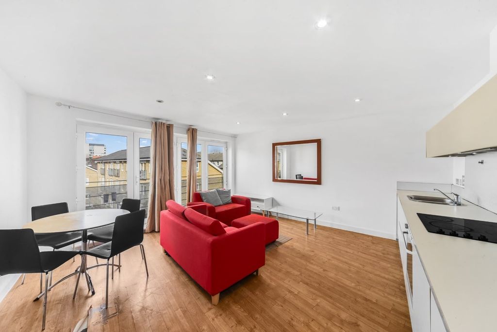 Property photo 3 of 10