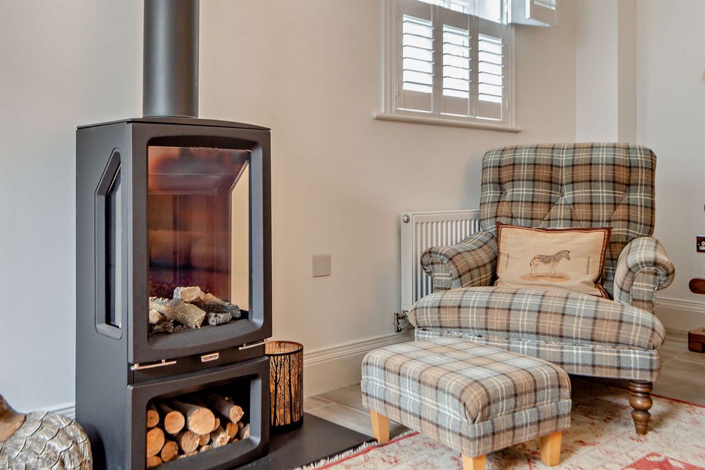 Property photo 3 of 18