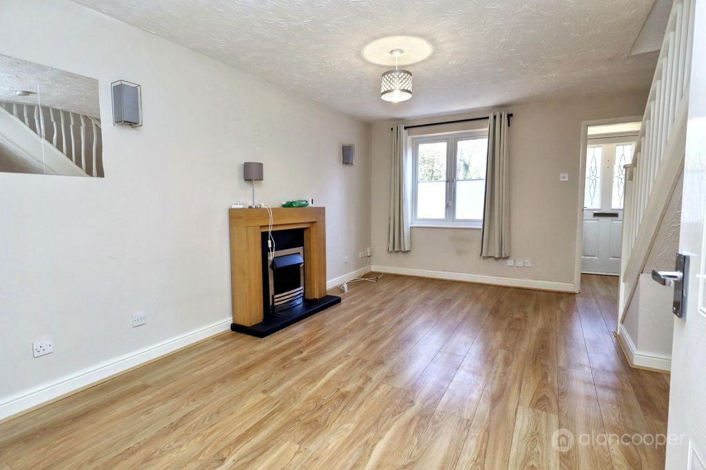 Property photo 3 of 20 4899165