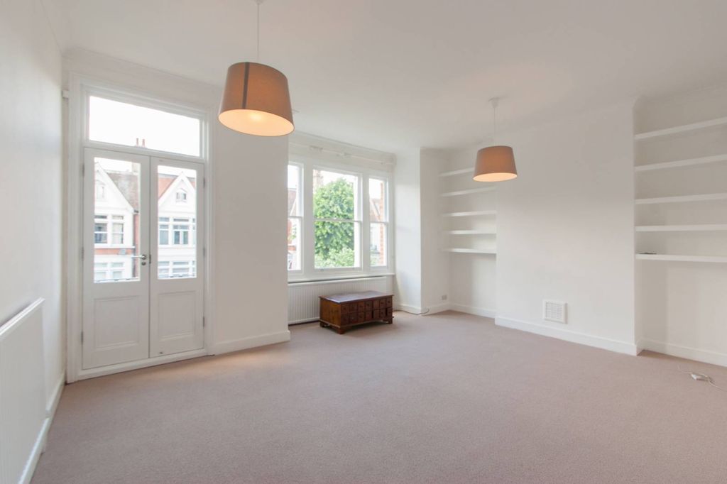 Property photo 3 of 10