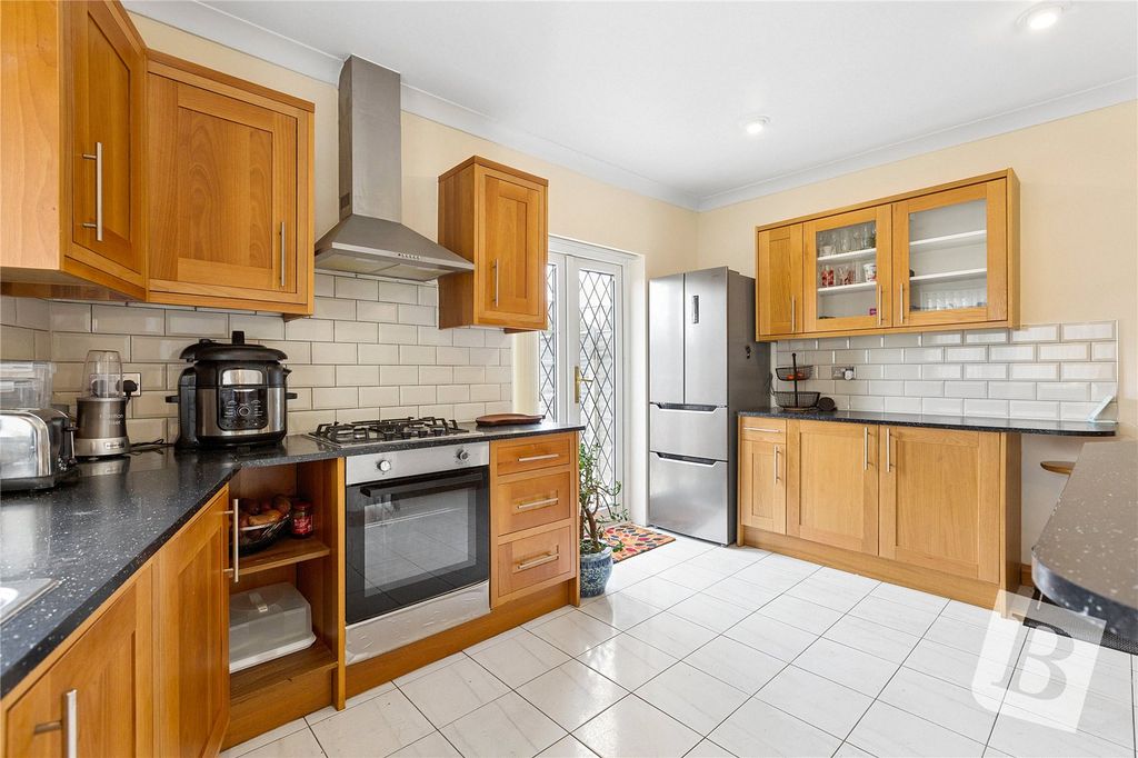 Property photo 3 of 15 Kitchen