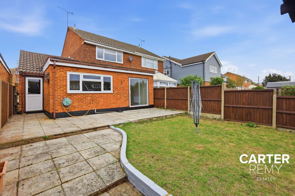 Property photo 3 of 27