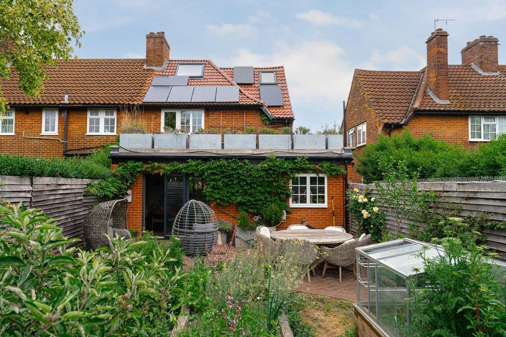 Property photo 1 of 39