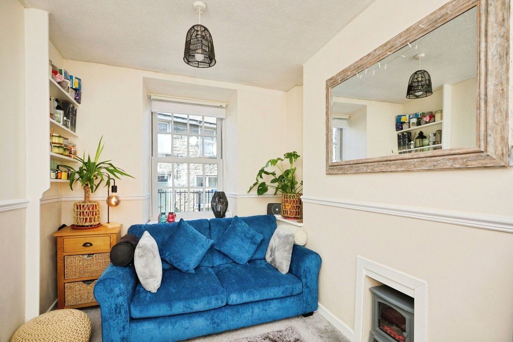 Property photo 2 of 15 Pbox-Img.Jpg