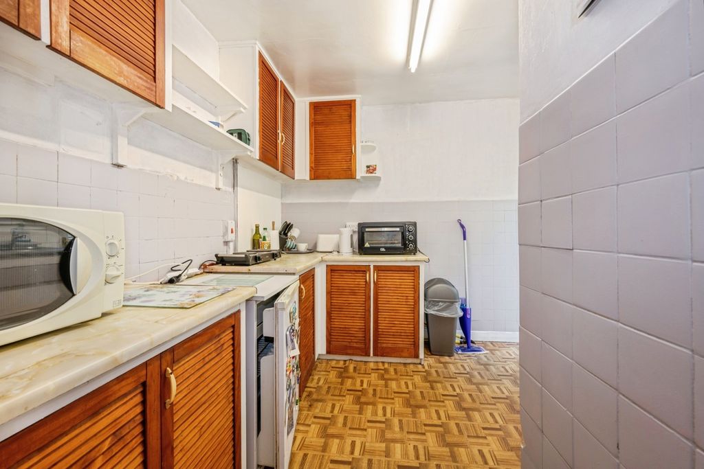 Property photo 2 of 20 Pbox-Img.Jpg