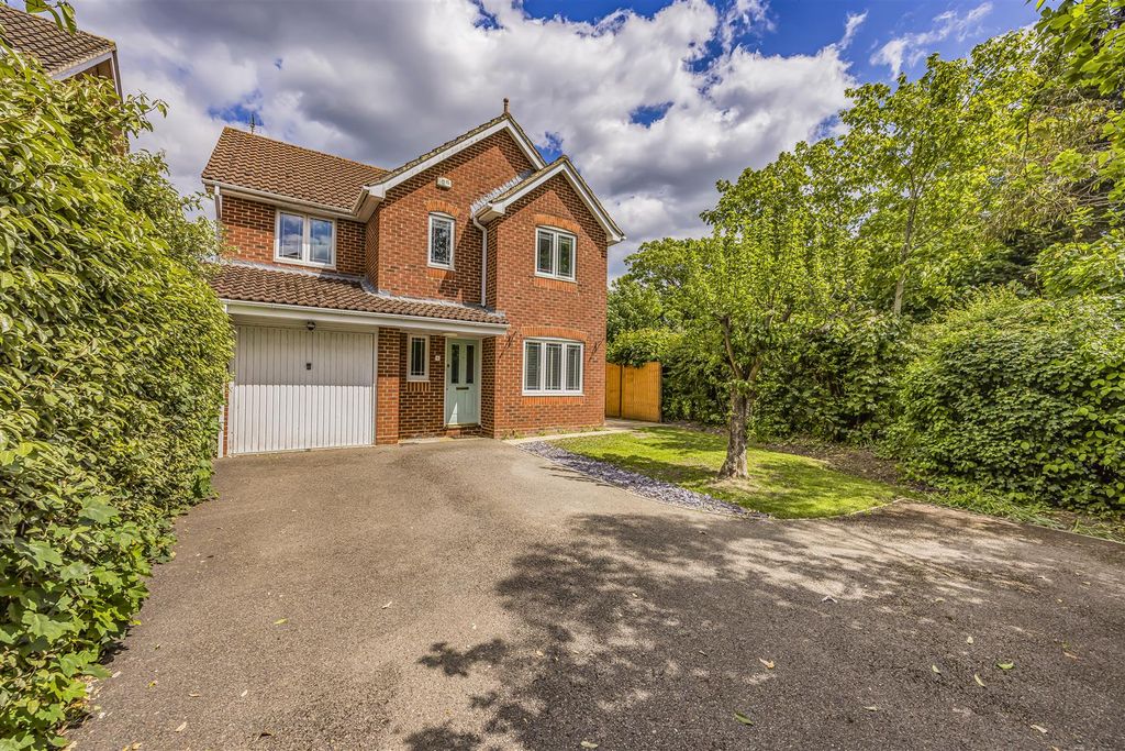 Property photo 1 of 19 Kingfisher Drive, Westbourne-Porticomarketing-Nexa
