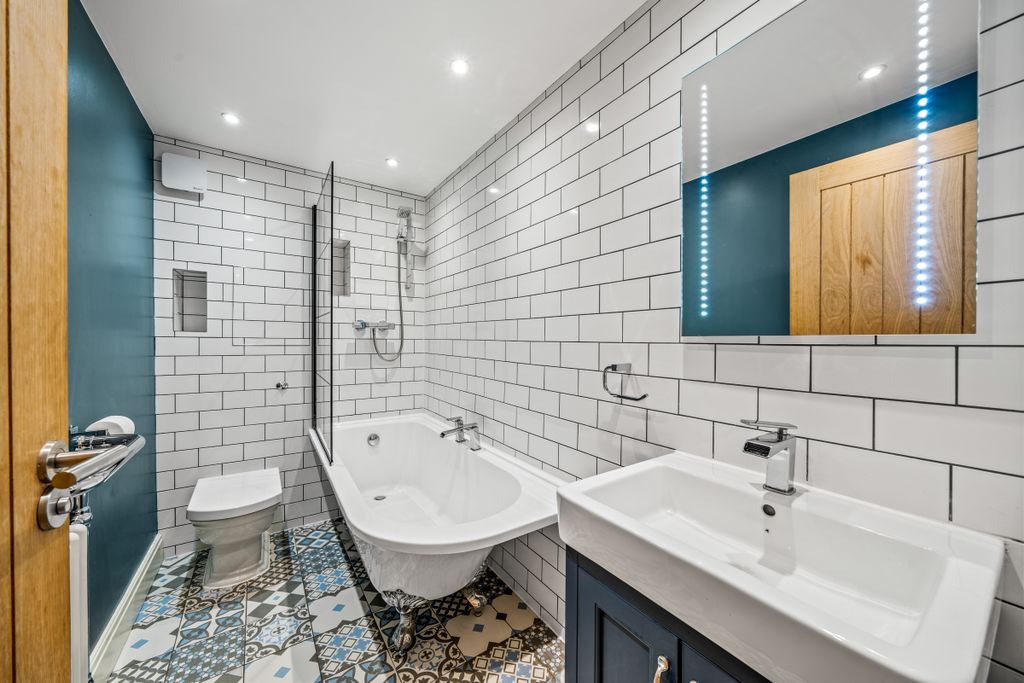 Property photo 2 of 13