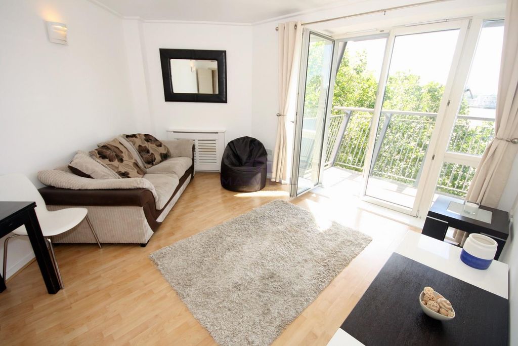 Property photo 2 of 22